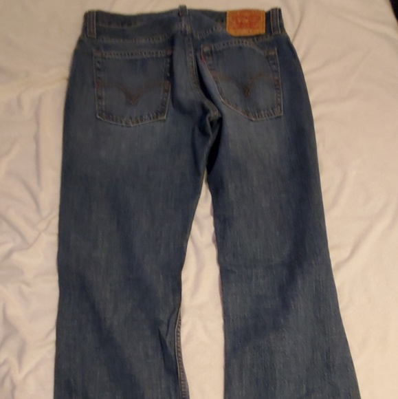 Levis 527 33x32 Clearance